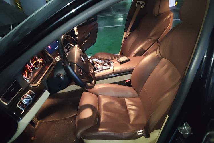 Used BMW 7 Series 2011 730Li Elegant Model
