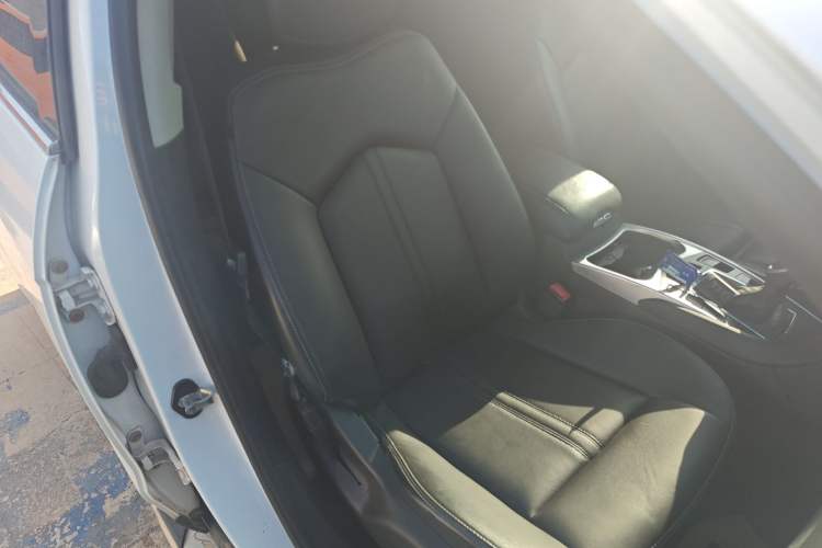 Used Cadillac SRX 2014 3.0L Elite Model Right Front Seat