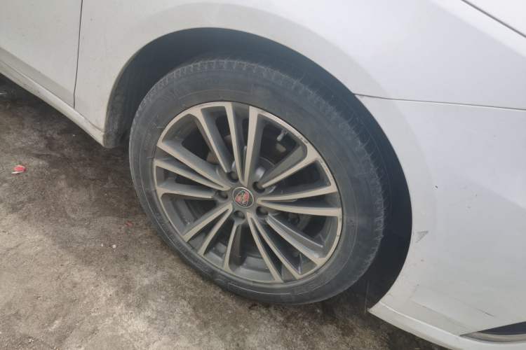 Used Roewe i6 2019 PLUS 1.6L CVT 4G Connected Flagship Deluxe Edition
