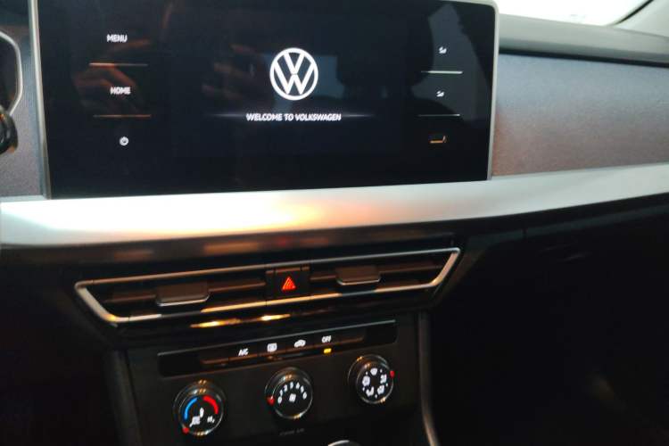 Used Volkswagen Lavida 2023 1.5L Automatic De Yi Edition Audio And AC Panel