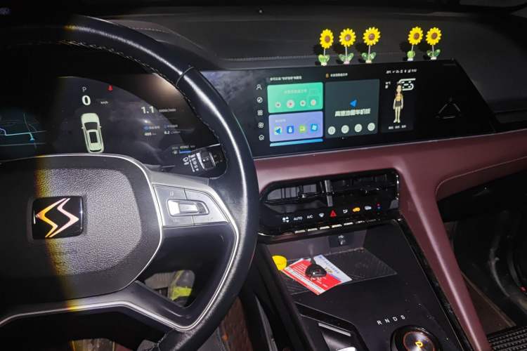 Used SOL X8 PLUS 2023 1.5 TGDI DCT Smart Edition 7-Seater