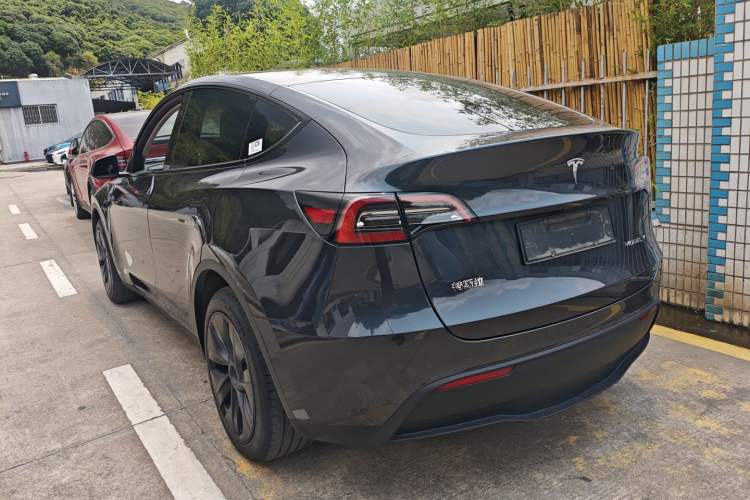 Used Tesla Model Y 2024 Rear-Wheel-Drive Version Rear Left 45 Deg