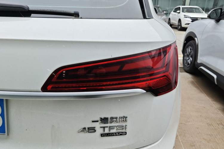 Used Audi Q5L 2022 Updated 45T Luxury Dynamic Version Right Rear Taillight
