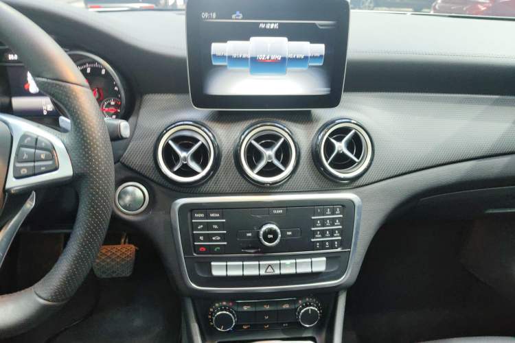 Used Mercedes-Benz GLA 2019 GLA 200 Fashion Model Audio And AC Panel