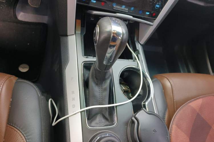 Used Ford Explorer 2013 3.5L Deluxe Model
