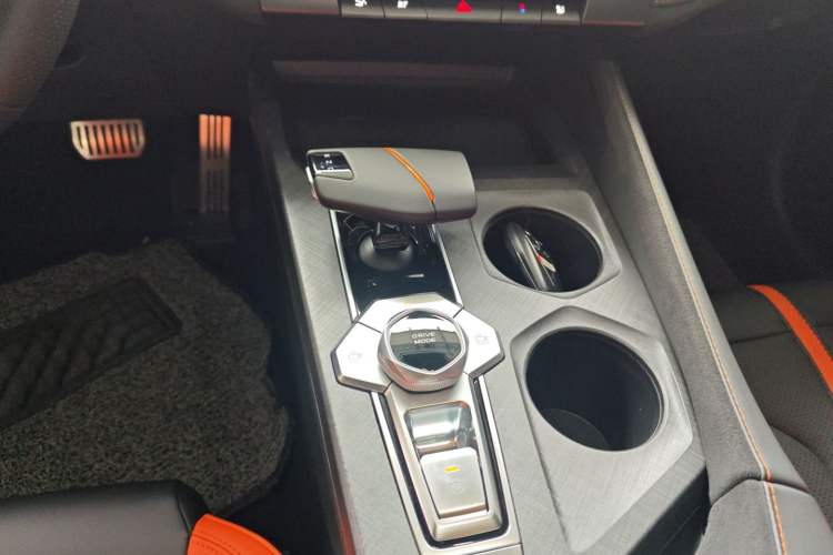 Used Changan UNI-V 2024 1.5T Prestige Sport Edition
