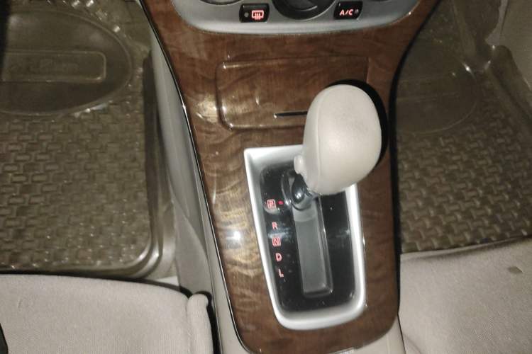 Used Nissan Sylphy 2012 1.6 XL CVT Luxury Edition Gear Lever