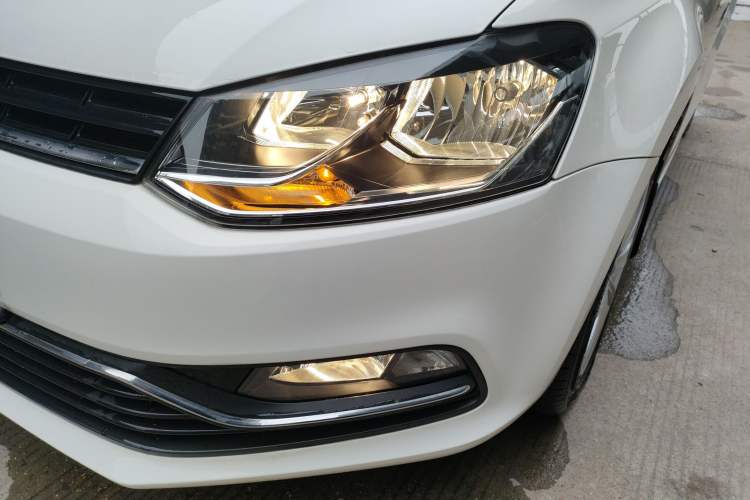 Used Volkswagen Polo 2014 1.6L Manual Comfort Edition
