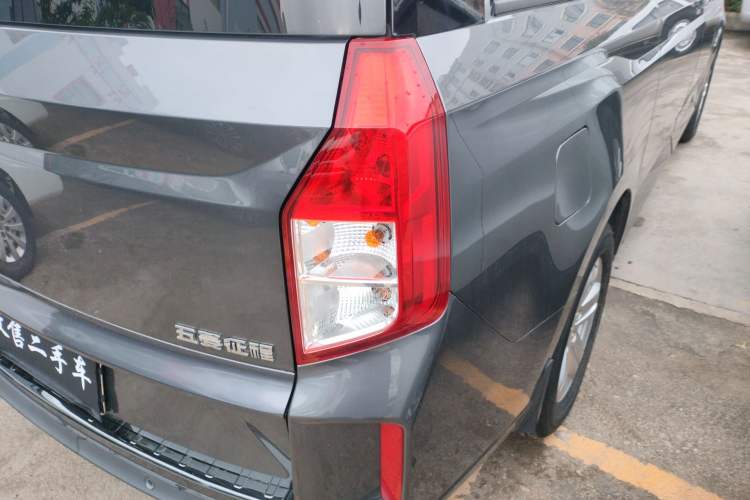 Used Wuling Zhengcheng 2021 1.5T Manual Luxury Version Right Rear Taillight