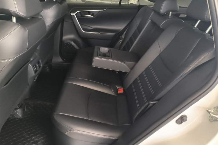 Used Toyota RAV4 2020 Dual-Engine 2.5L E-CVT 4x4 Elite PLUS Edition