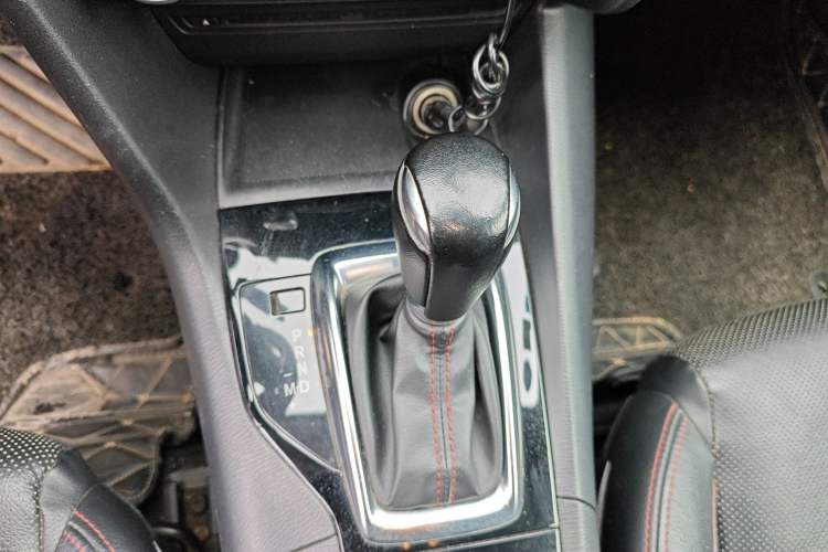 Used Mazda 3 Axela 2014 Hatchback 2.0L Automatic Flagship Model Gear Lever