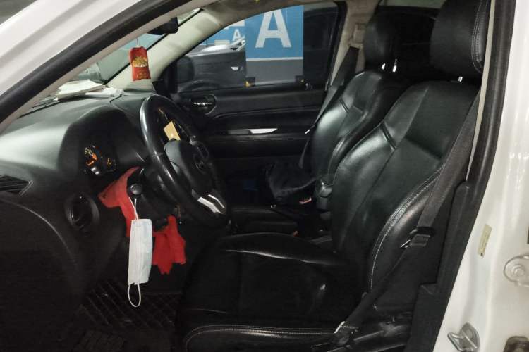 Used Jeep Compass 2014 2.0L two-wheel drive luxury version Left Front Seat