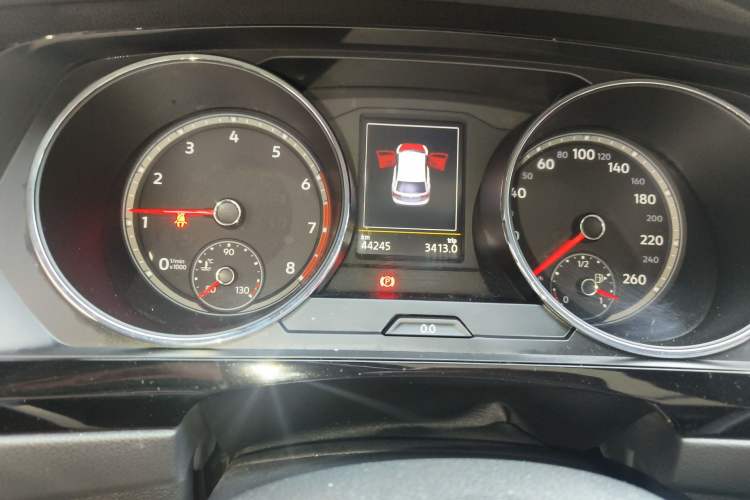 Used Volkswagen Tiguan L 2018 330TSI Automatic Two-Wheel Drive Luxury Edition Odometer Close Up