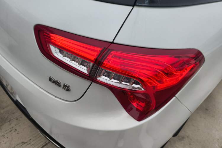 Used DS 5 2013 1.6T Elegant Edition THP160