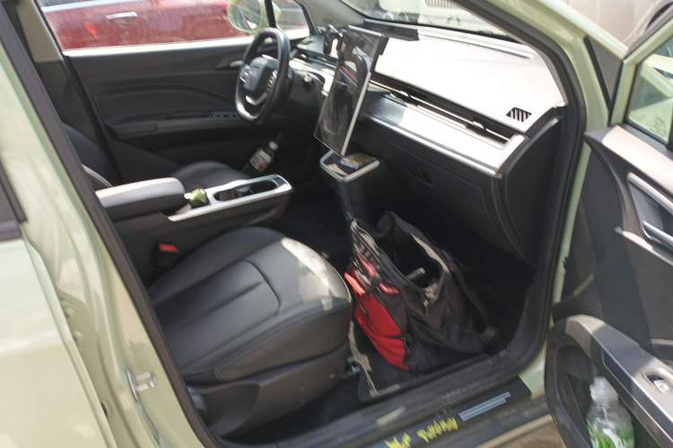 Used NETA V 2022 Chao 400 Lite Right Front Seat