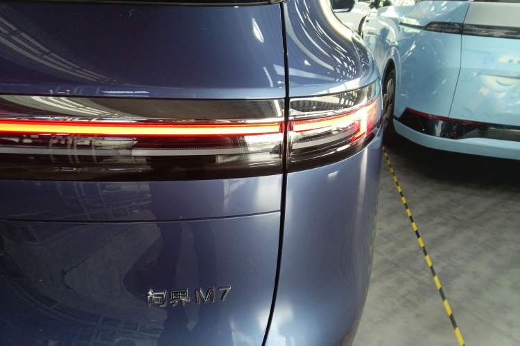 Used Hima AITO M7 2026 Model Range-Extending Ultra All-Wheel Drive 5-Seater Version Right Rear Taillight