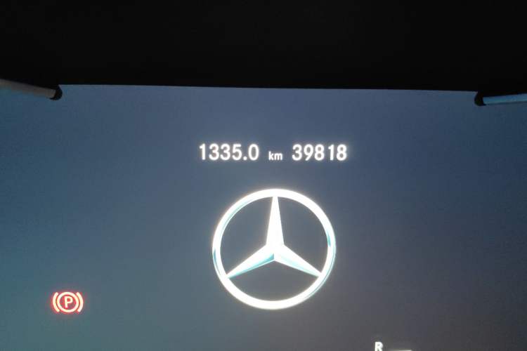 Used Mercedes-Benz GLC 2022 Facelifted GLC 300 L 4MATIC Luxury Edition Odometer Close Up