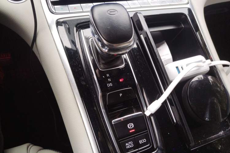 Used GAC Trumpchi M8 2021 Lingxiu Series 390T Luxury Edition Gear Lever