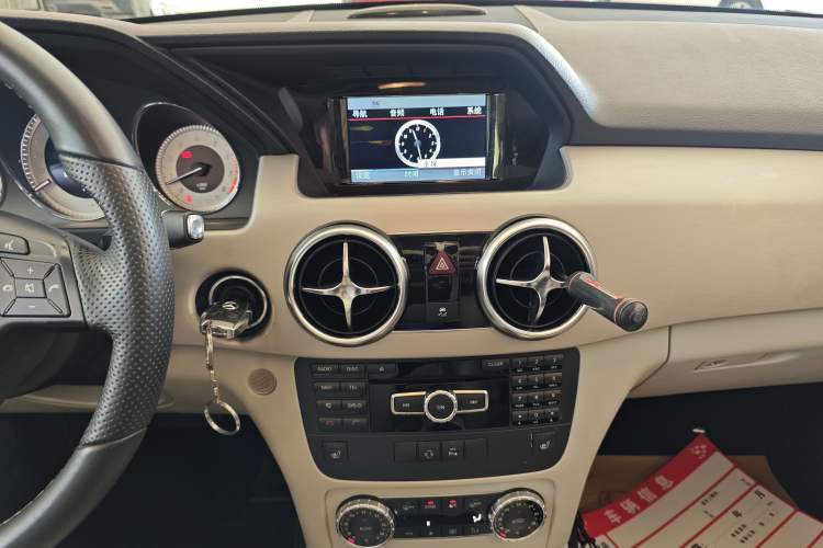 Used Mercedes-Benz GLK-Class 2013 GLK 300 4MATIC Dynamic Sunroof Model Audio And AC Panel