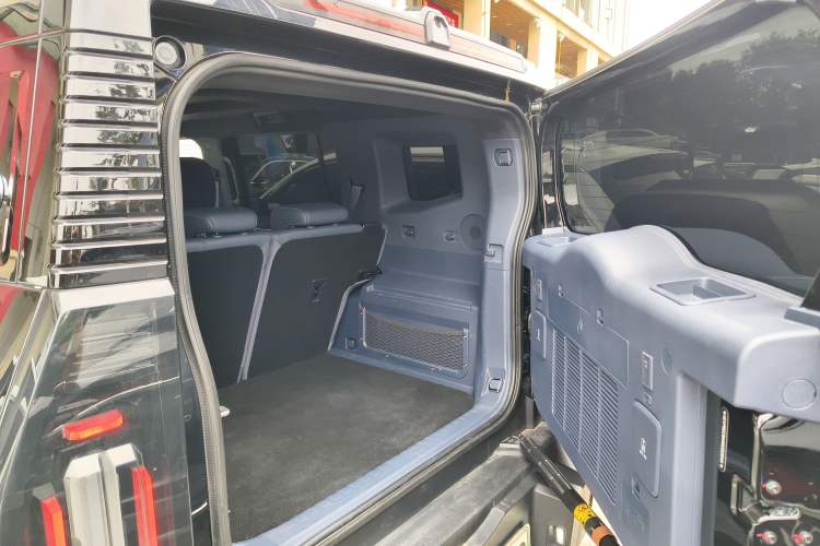 Used JETOUR Traveler C-DM 2024 C-DM 208KM Mountain & Wilderness Edition
