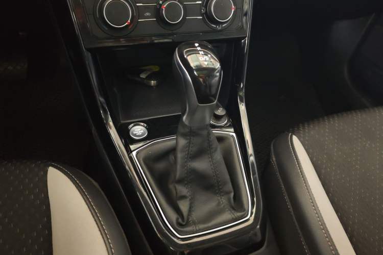 Used Volkswagen Tacqua 2021 200TSI DSG JoyConnect Edition