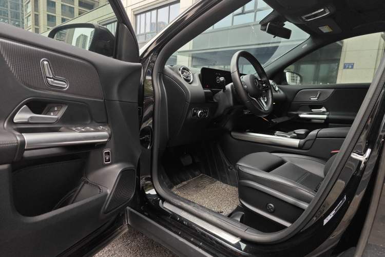 Used Mercedes-Benz GLA 2020 GLA 200 Driver Seat