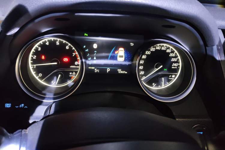 Used Toyota Camry 2018 2.0G Luxury Edition
