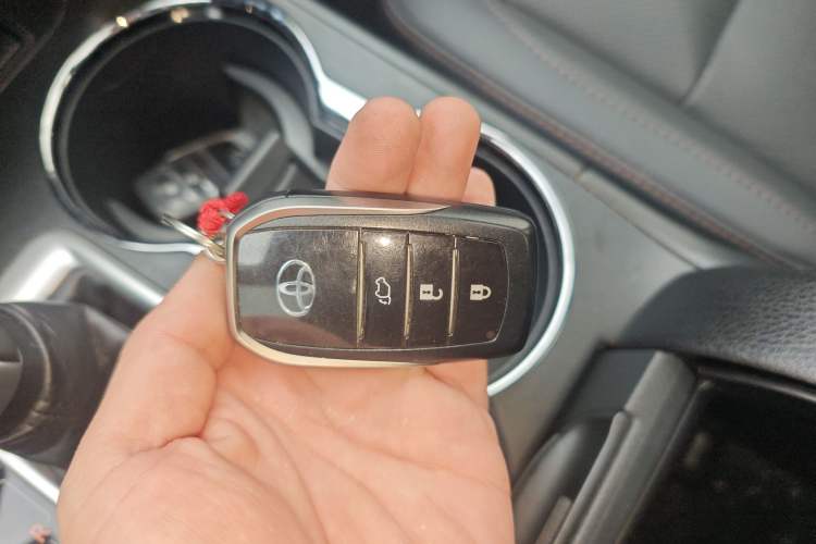 Used Toyota Highlander 2018 2.0T Four-Wheel Drive Prestige Version 7 Seats China V Emission Standard