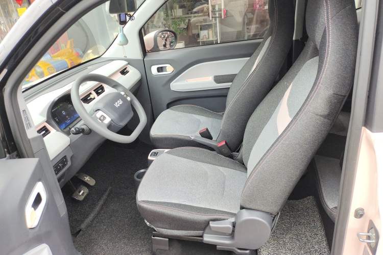 Used Chery QQ Ice Cream 2022 170km Sundae Phosphate Lithium-Ion Left Front Seat