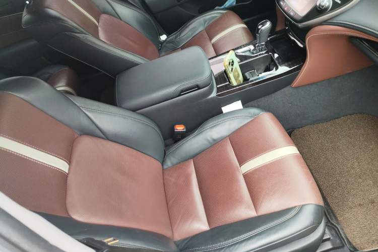 Used Toyota Crown 2017 2.0T Sport Edition Right Front Seat