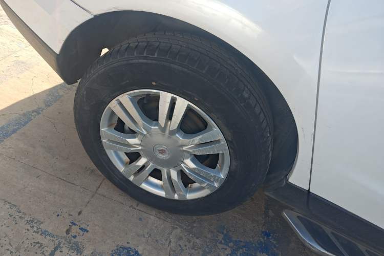 Used Cadillac SRX 2014 3.0L Elite Model Right Rear Wheel Hub