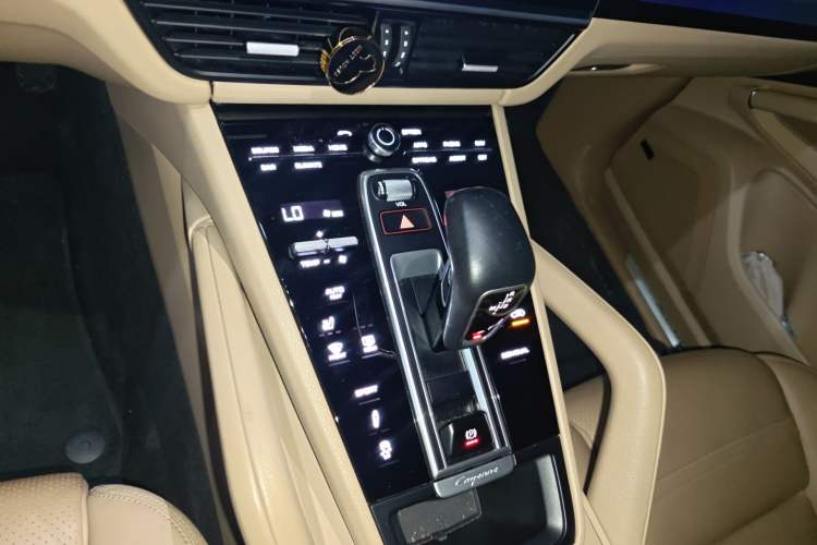 Used Porsche Cayenne 2019 Cayenne 3.0T Gear Lever
