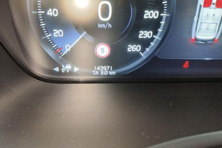 Used Volvo XC90 2019 T6 ZhiZun Edition 7-Seater China V Standard Odometer Close Up