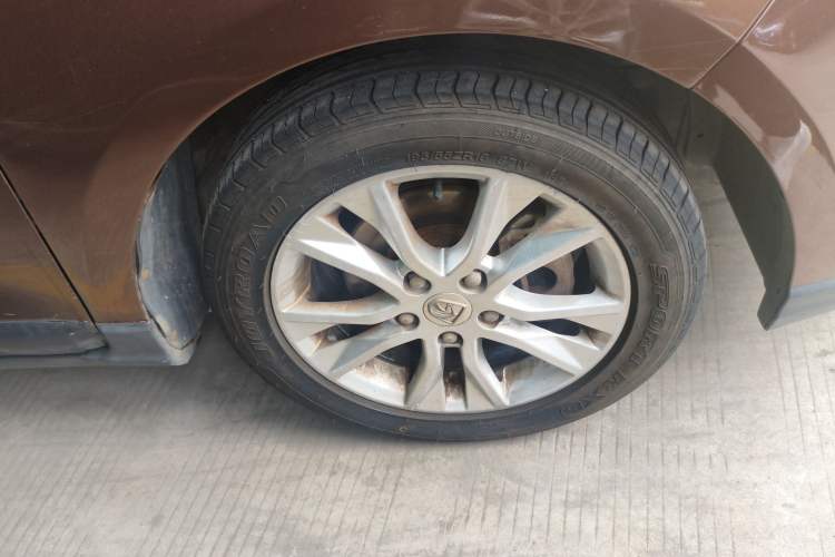 Used Baojun 730 2016 1.5L Manual Comfort Version 7 Seats China V Emission Standard Right Front Wheel Hub