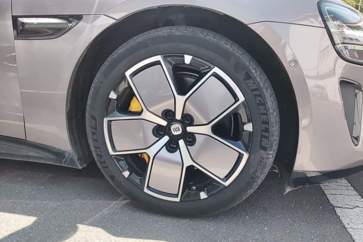 Used Xiaomi Auto SU7 2024 Four-Wheel Drive Ultra-Long Range Advanced Intelligent Driving Max Edition