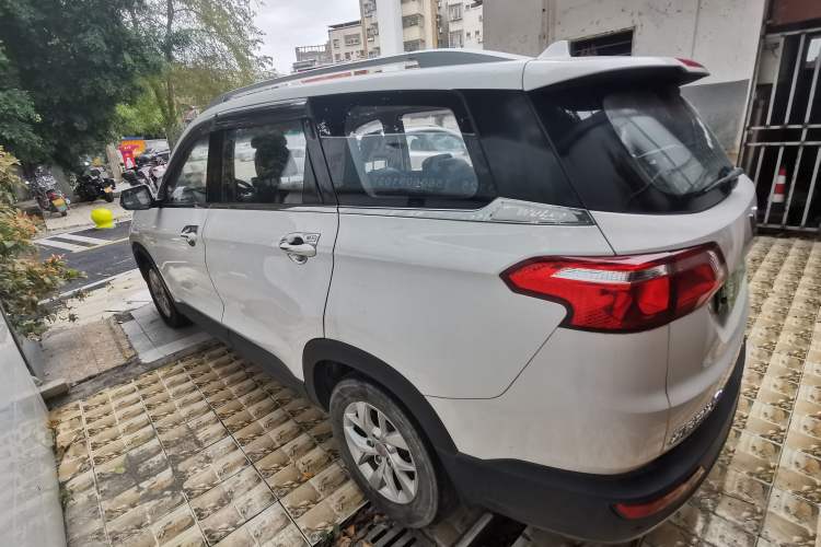 Used Wuling Hongguang S3 2018 1.5L Manual Luxury Model China V Standard Exterior 2