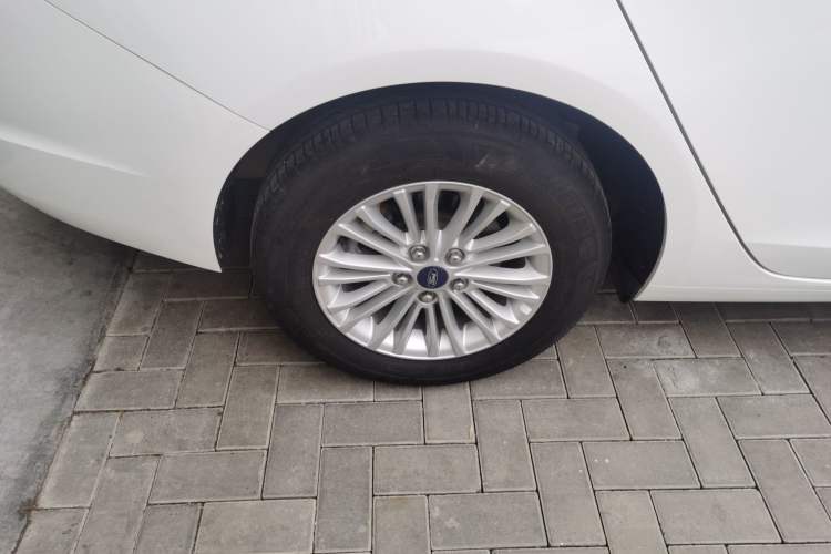 Used Ford Escort 2015 1.5L Manual Comfort Model
