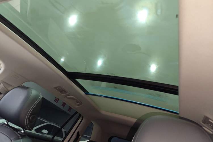 Used Volkswagen Tiguan L 2021 330TSI Automatic Two-Wheel Drive Smart Edition