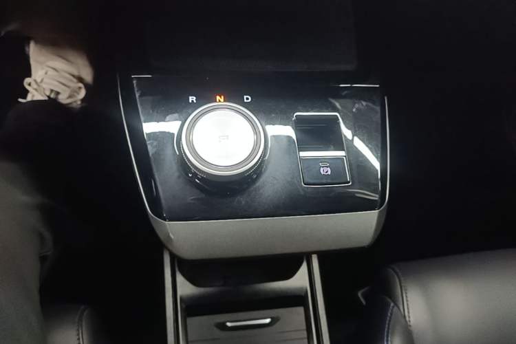 Used MG 4 EV 2023 415 km Range Sea-Faring Champion Edition Gear Lever