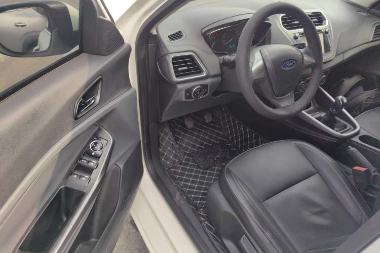 Used Ford Escort 2015 1.5L Manual Fashion Edition