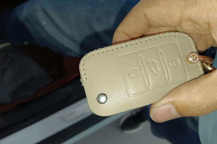 Used Roewe RX5 2016 20T Two-Wheel Drive Automatic Internet Smart Edition Vehicle Key