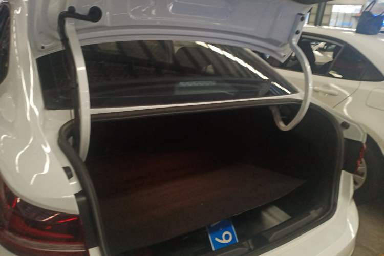 Used Volkswagen Lavida 2023 Revised 1.5L Automatic DeYi Edition Trunk