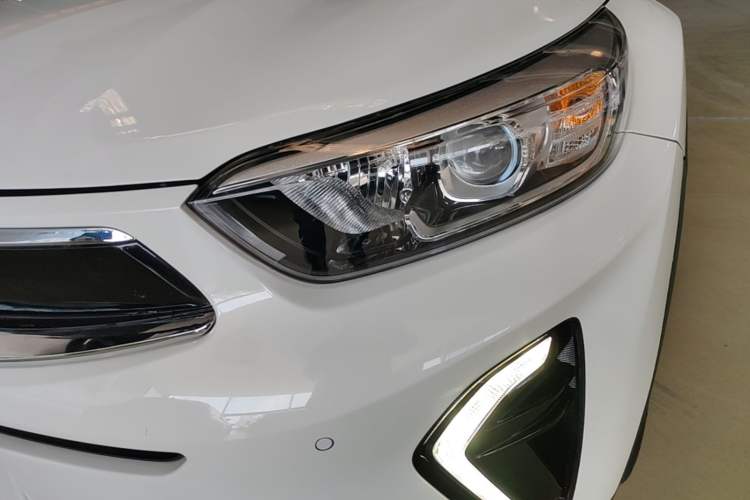 Used Kia kx1 Stonic 2021 1.4L CVT Fun & Sunroof Model
