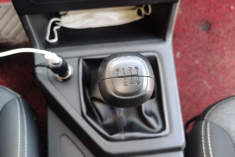 Used Wuling Hongguang PLUS 2019 1.5T Manual Standard Version 7 Seats
