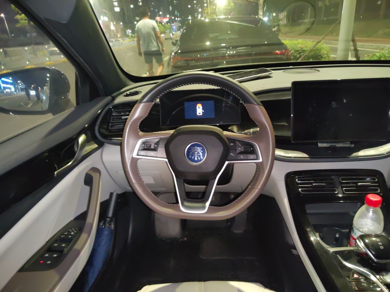 BYD Qin PLUS 2023 Champion Edition DM-i 55KM Leading Model — снимка 10