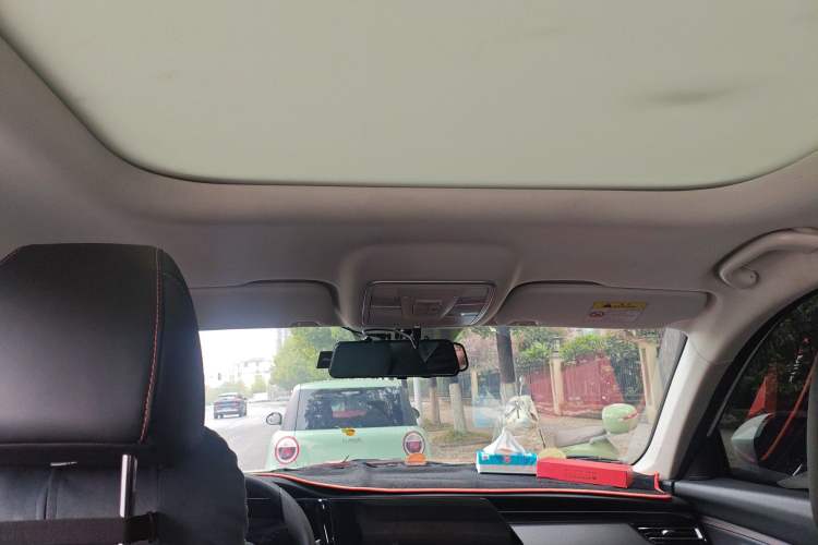 Used CHANGAN OSHAN X7 PLUS 2022 1.5T Blue Whale Edition Automatic Luxury 7-Seater Headliner