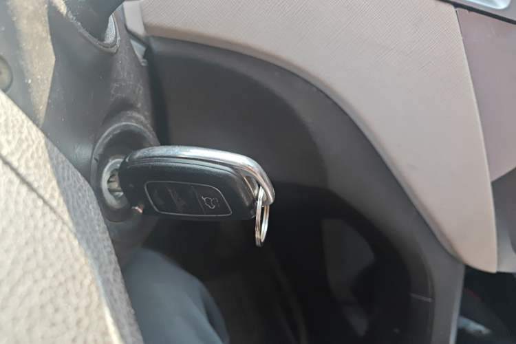 Used Hyundai Santa Fe 2013 2.4L Automatic 2WD Comfort Edition