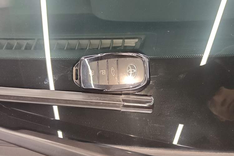 Used Toyota FRONTLANDER 2022 2.0L CVT Luxury PLUS Edition
