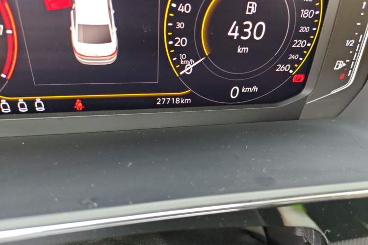 Used Volkswagen Passat 2022 330TSI Elite Edition Odometer Close Up