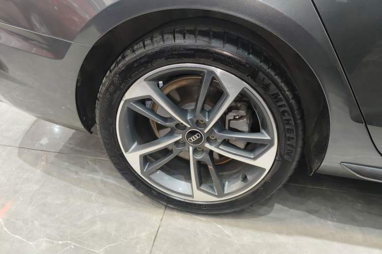 Used Audi A4L 2023 40 TFSI Fashion Dynamic Model
